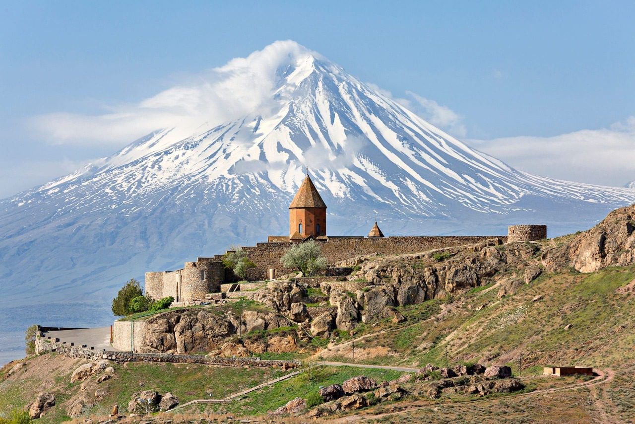 Горы в Ереване